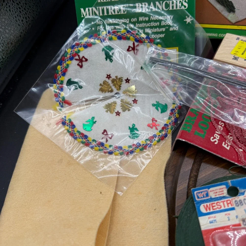Vintage Westrim Crafts Mini Tree Starter Kit Christmas DIY Green Beaded w/ Stand - Picture 6 of 12